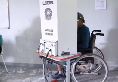 Eleitores com deficiência podem solicitar transporte gratuito para votar em MS
